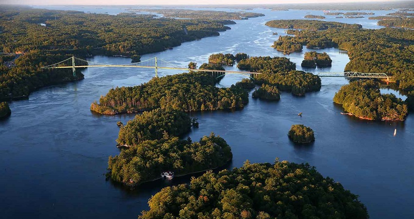 Thousand Islands (nghìn hòn đảo)
