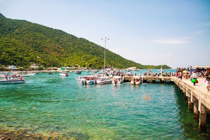 Tour du lịch Đà Nẵng -Cù Lao Chàm là địa điểm lặn nổi tiếng với những rặng san hô đầy sắc màu