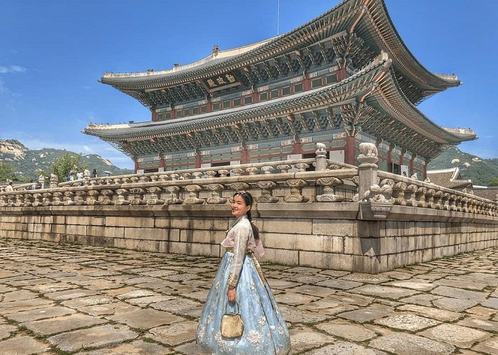 cung điện cổ kính tour du lịch Hàn quốc