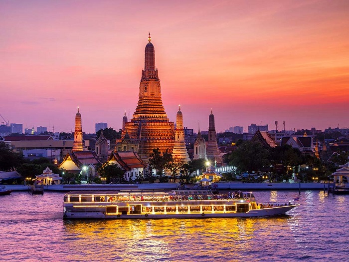 dòng sông yên bình trong tour du lịch Thái Lan
