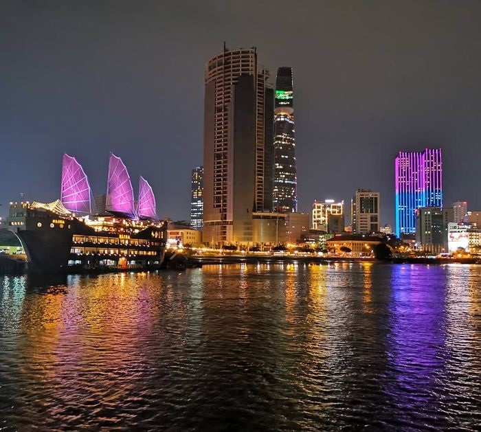 sông Sài Gòn trong tour du lịch thành phố Hồ Chí Minh