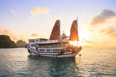 Hà Nội - Hạ Long + Du thuyền Royal Palace Cruises 2N1Đ