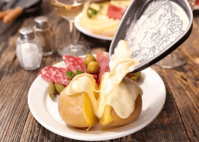 Raclette - Món ăn nổi tiếng của Thụy Sĩ