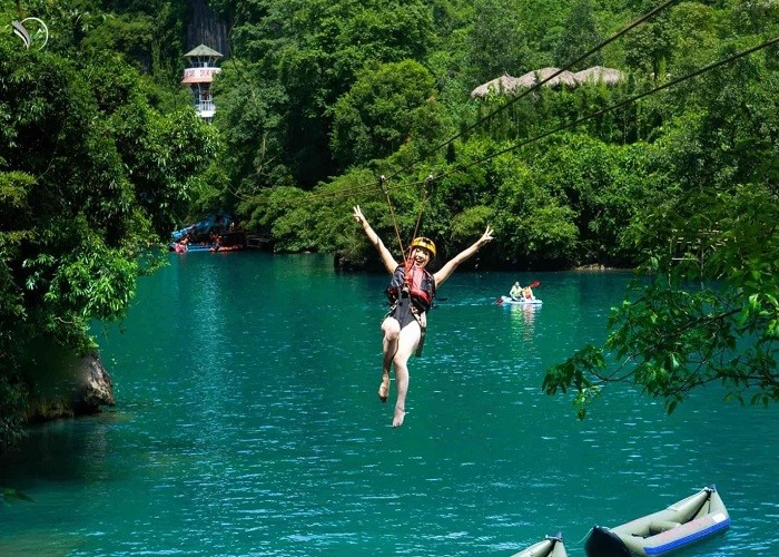 Trải nghiệm đu Zipline ở khu du lịch sinh thái Hang Tối