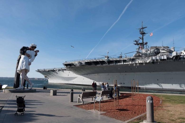 Bảo tàng hàng không mẫu hạm USS MIDWAY