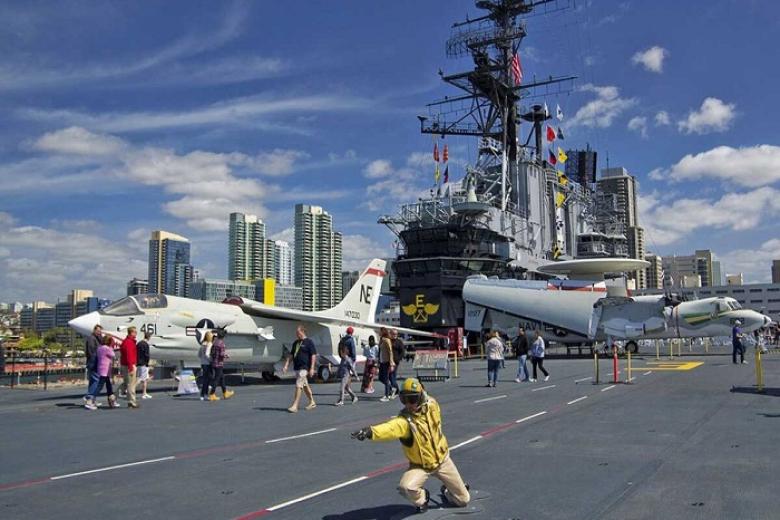 Bảo tàng hàng không mẫu hạm USS MIDWAY