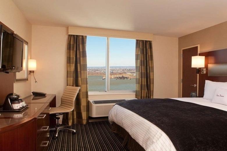 DoubleTree by Hilton New York Downtown