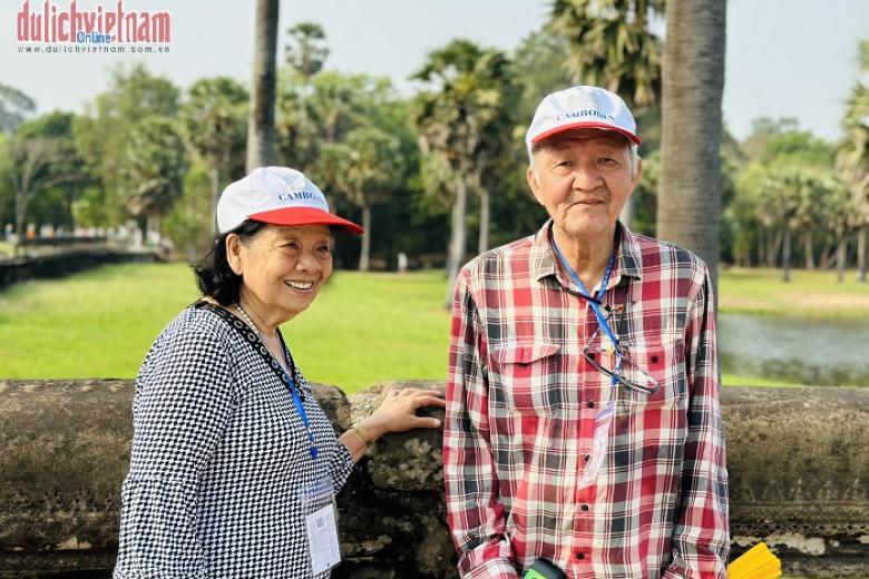 Khách chụp ảnh lưu niệm
