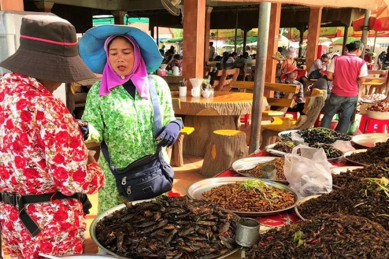 Chợ Côn Trùng