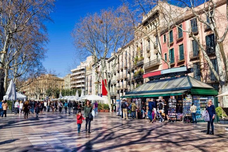 Dạo phố đi bộ La Rambla