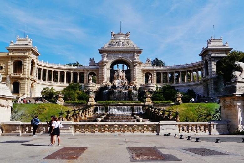 Lâu đài nước Palais Longchamps