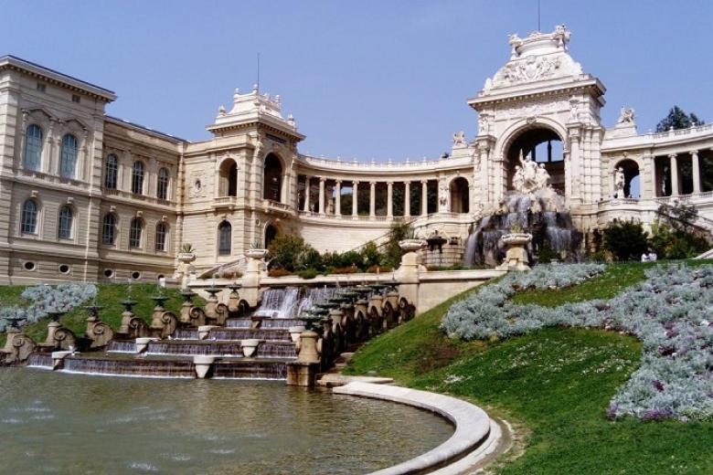Lâu đài nước Palais Longchamps