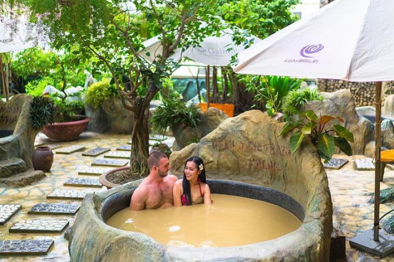 Trung tâm du lịch suối khoáng Tháp Bà