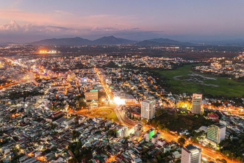 Pleiku về đêm