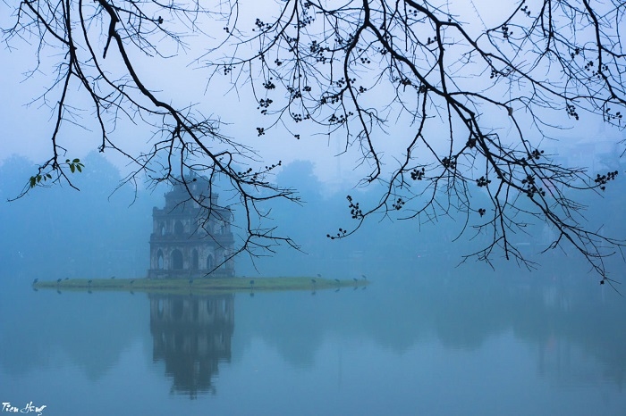 Du lịch Hà Nội mùa đông, lặng ngắm Hồ Gươm đẹp 'mơ màng' như tranh vẽ