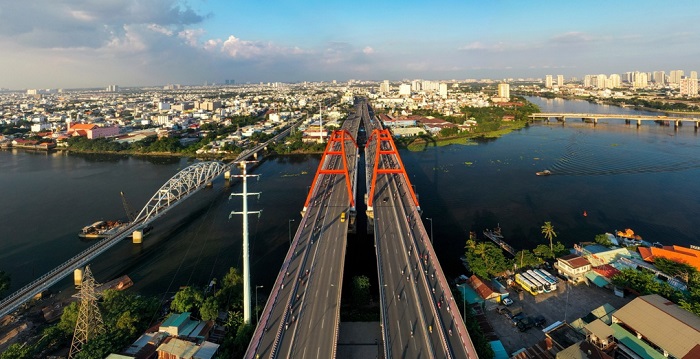 Cầu Bình Lợi 2 ở Sài Gòn đẹp như cổ tích trong nắng chiều.