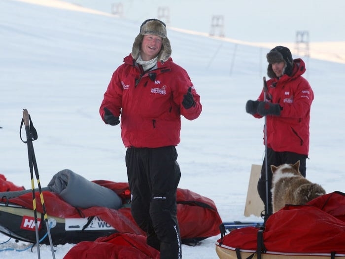 Longyearbyen, thị trấn cực bắc của thế giới, nơi mặt trời không lặn suốt 4 tháng trong năm