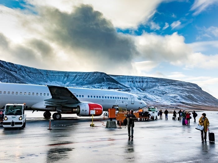 Longyearbyen, thị trấn cực bắc của thế giới, nơi mặt trời không lặn suốt 4 tháng trong năm