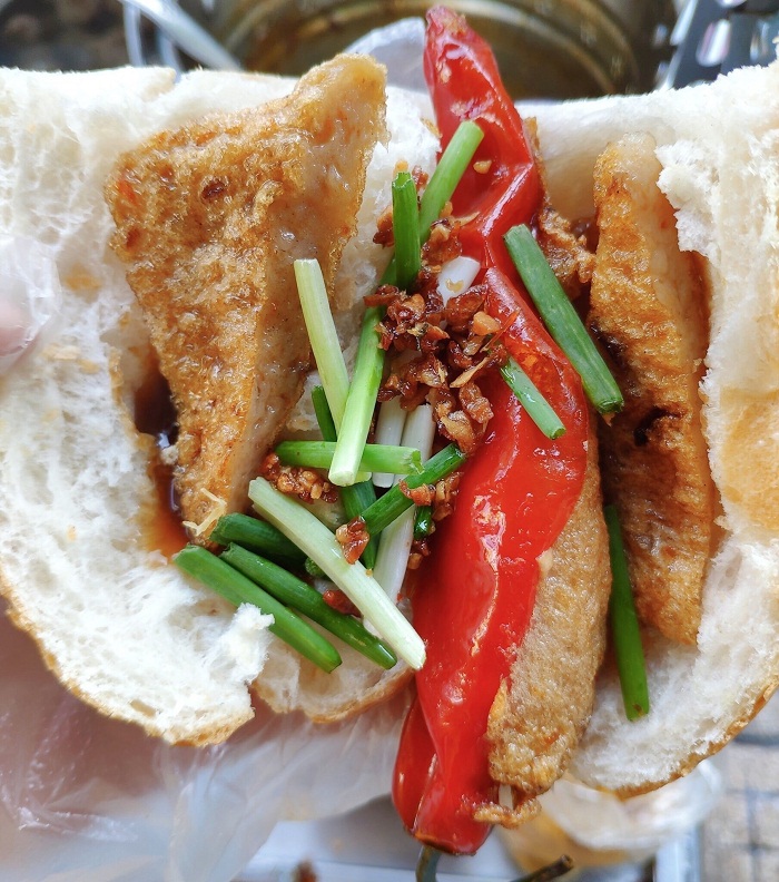 bánh mì khổ qua cà ớt Sài Gòn