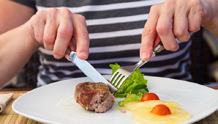 Văn hóa nước Đức- Nên ghi nhớ quy tắc cầm nĩa và dao của người Đức