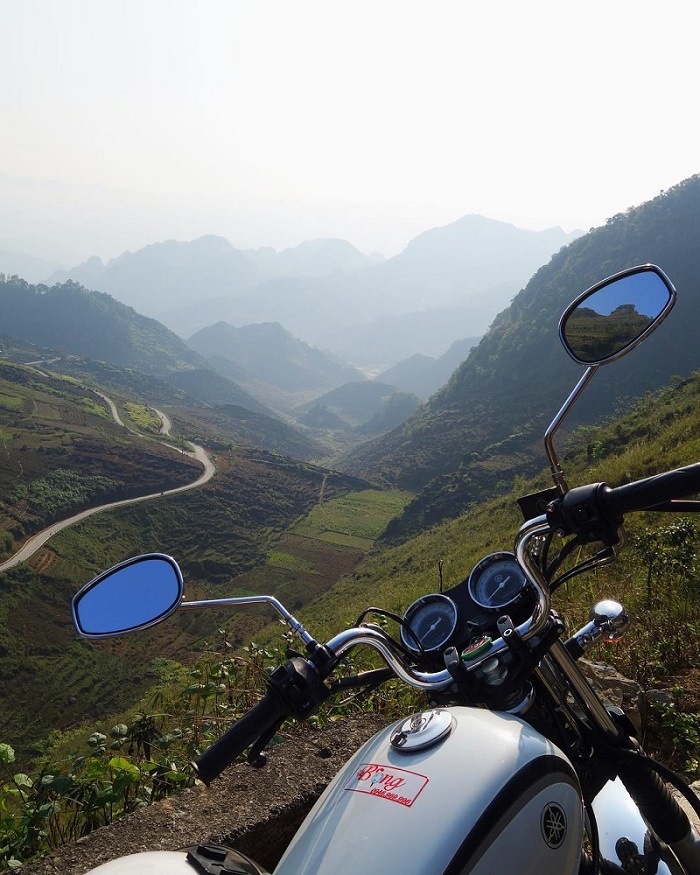 Đèo Mã Pì Lèng ở Hà Giang - cung đường đi bộ nguy hiểm nhất Việt Nam