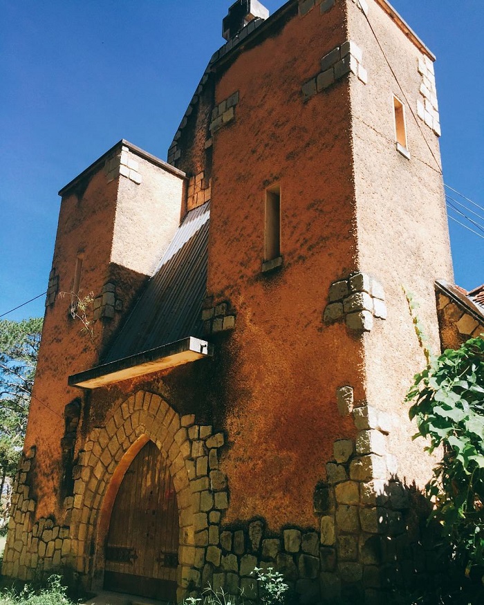 Kiến trúc độc đáo, hoài cổ ở nhà nguyện dòng Franciscaines.