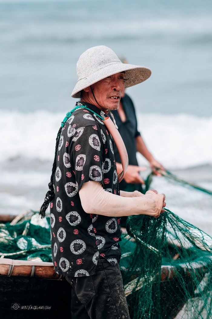 Vẻ đẹp nghề kéo lưới rùng Quảng Nam
