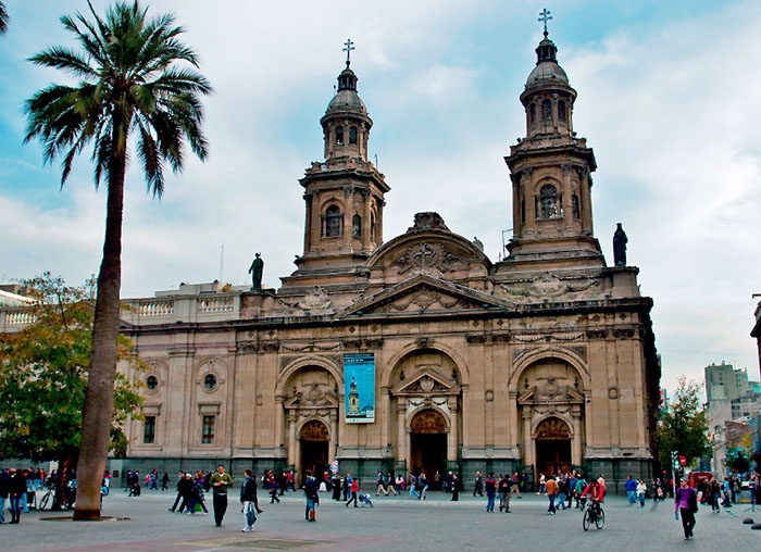 Nhà thờ lớn Santiago de Chile. Ảnh: inkomartour.kiev.ua