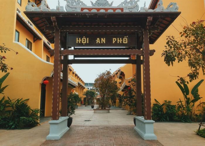 Phố cổ ở Hạ Long