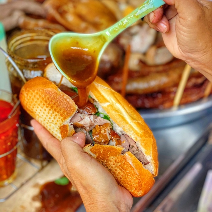 quán bánh mì phá lấu ở TP HCM