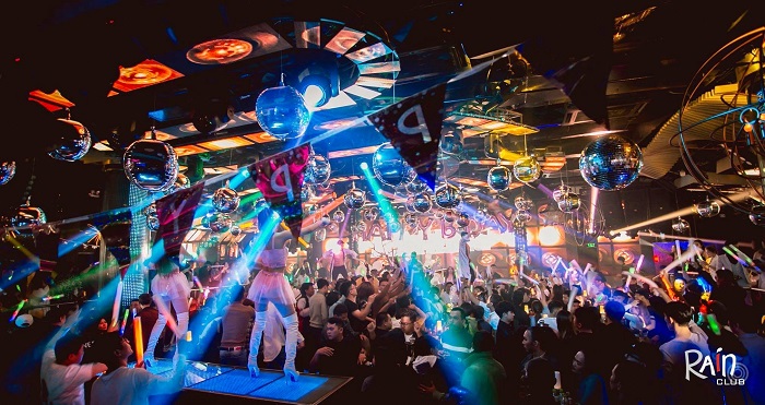 Sân khấu Rain Night Club cực hoành tráng.