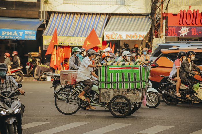 Phố Sài Gòn rực rỡ ngày cuối năm qua ống kính của Kỳ Anh Nguyễn