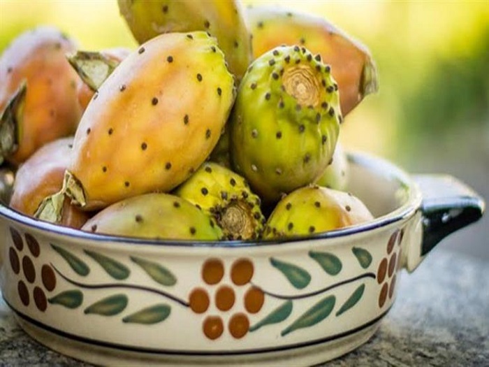 Ở các nước châu Phi, Ấn Độ, miền Tây Nam nước Mỹ hay miền Bắc Mexico, quả xương rồng lê gai được xem là một loại trái cây cao cấp.