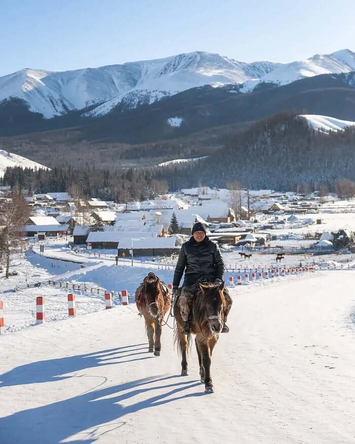 Chiêm ngưỡng Mùa đông tuyết rơi dày cùng cẩm nang du lịch Tân Cương Trung Quốc