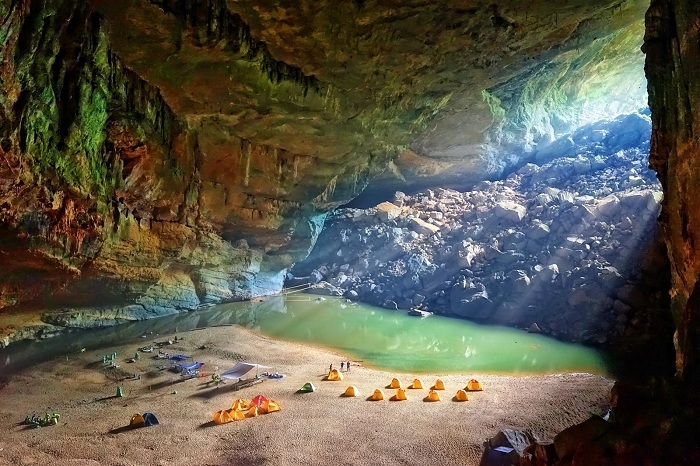 hang động tuyệt đẹp ở Quảng Bình 