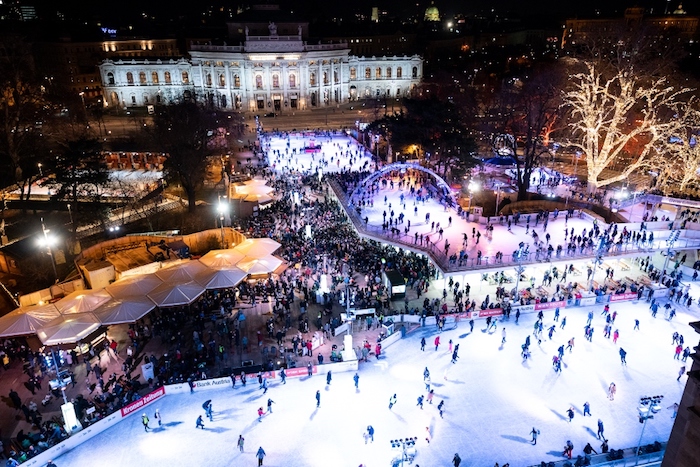 Trượt băng là một trong những môn thể thao mùa đông được yêu thích  ở châu Âu. 