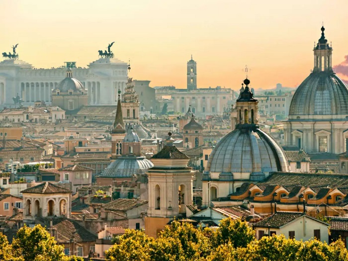 Vatican nằm gọn trong lòng Italy với đường biên giới dài 3,2 km và diện tích chỉ bằng 1/8 Công viên Trung tâm ở New York, Mỹ. 