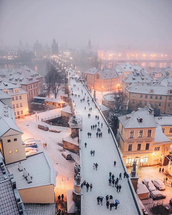 Con đường tuyết trắng ở Cộng hòa Séc.