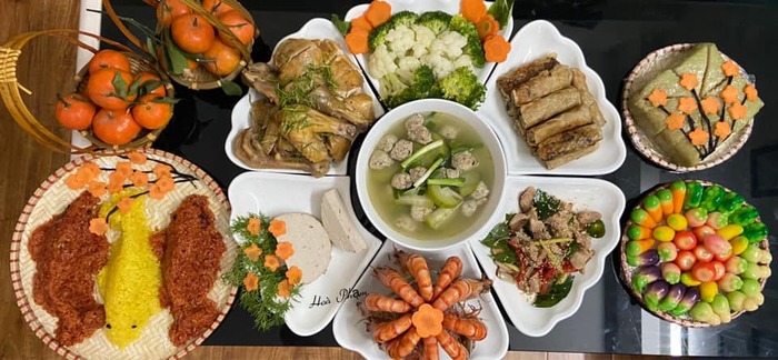 Tục đưa ông Táo về trời vào ngày 23 tháng Chạp hằng năm mang ý nghĩa là sau 1 năm dài ở dương gian, ông Táo sẽ trở về Thiên đình và trình báo các việc tốt hoặc chưa tốt của một hộ gia đình lên Ngọc Hoàng