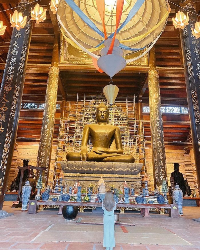 Du xuân chùa Tam Chúc