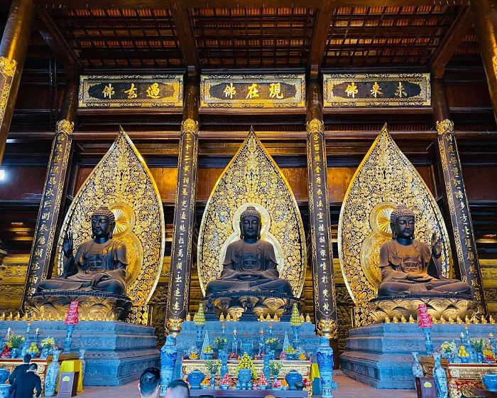 Du xuân chùa Tam Chúc