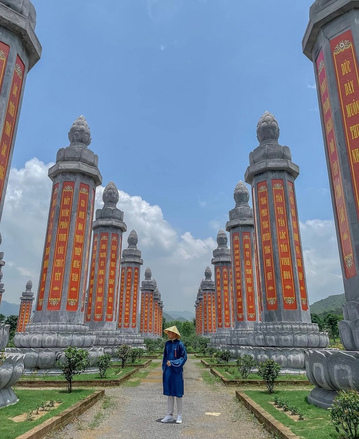 Du xuân chùa Tam Chúc