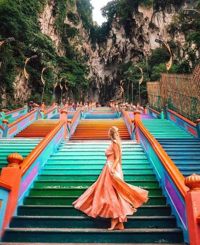 hang động kỳ lạ