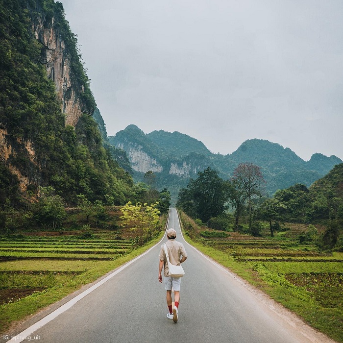 Bạn có thể thuê xe máy để thuận tiện di chuyển tới các điểm thăm quan trong chuyến du lịch Cao Bằng 3n2d tiết kiệm