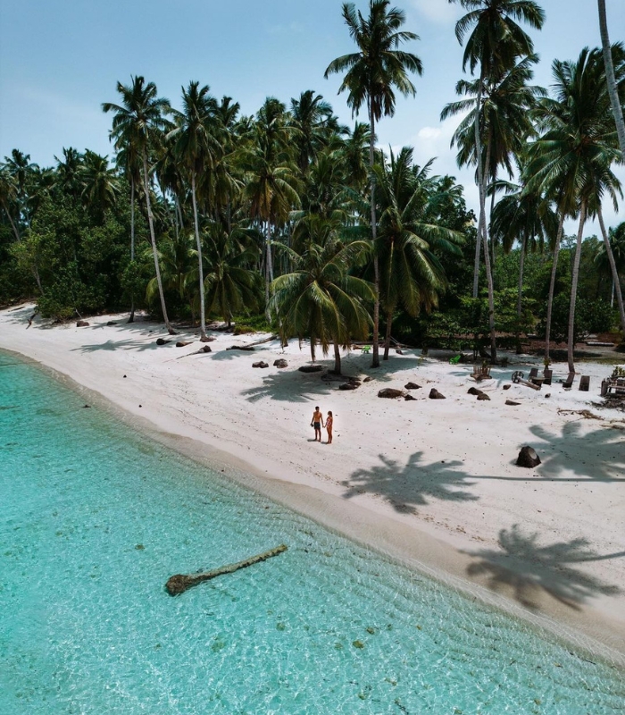 Du lịch Indonesia - Đảo Sumatra với màu nước biển xanh ngọc bích tuyệt đẹp