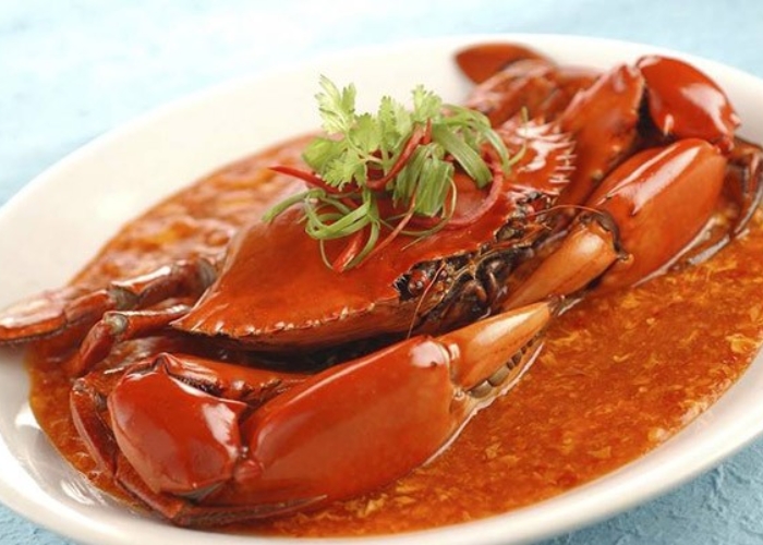 Du lịch Singapore - Cua sốt ớt là một món ăn hải sản nổi tiếng của Singapore