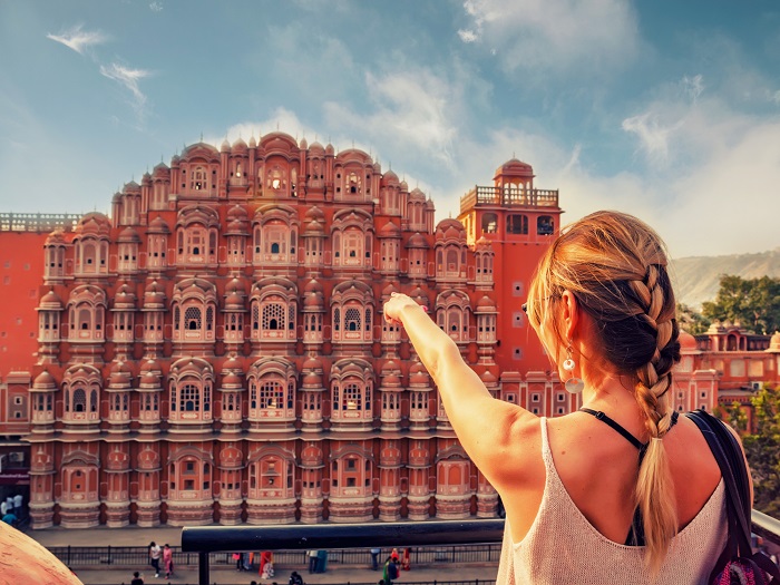 Cung điện của gió Place Of The Winds ở Ấn Độ là một trong những công trình kiến trúc nổi danh nhất của thành phố Jaipur. Ảnh: Touropia