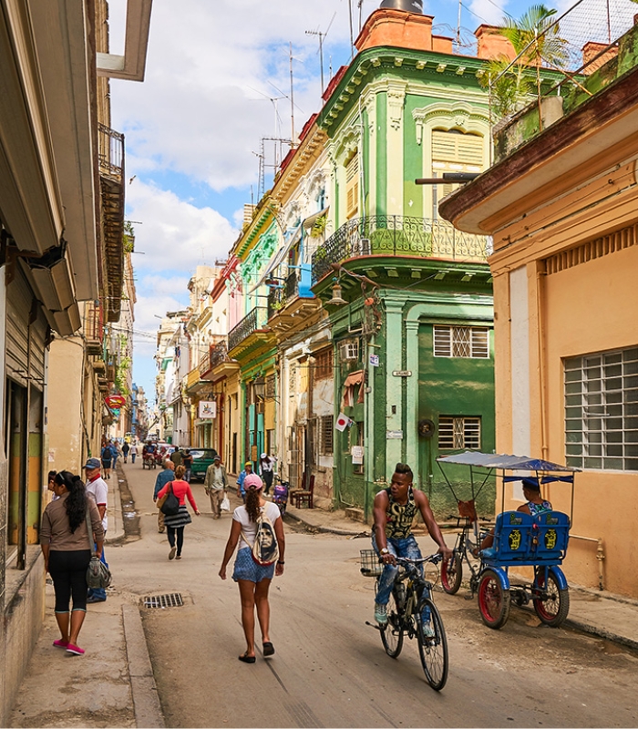 Du lịch Cuba - La Habana cũng là thành phố có nhiều tòa kiến trúc lâu đời