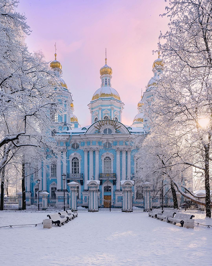 Khám phá cung điện mùa đông khi du lịch Nga