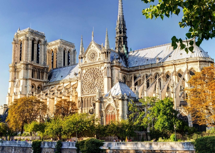 Du lịch Pháp - Nhà thờ Đức Bà Paris là một biểu tượng của thành phố được biết đến rộng rãi